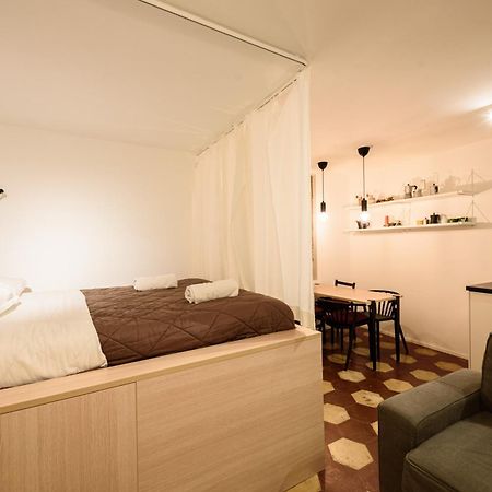 Vico Santa Luciella 20 Villa Наполи Екстериор снимка