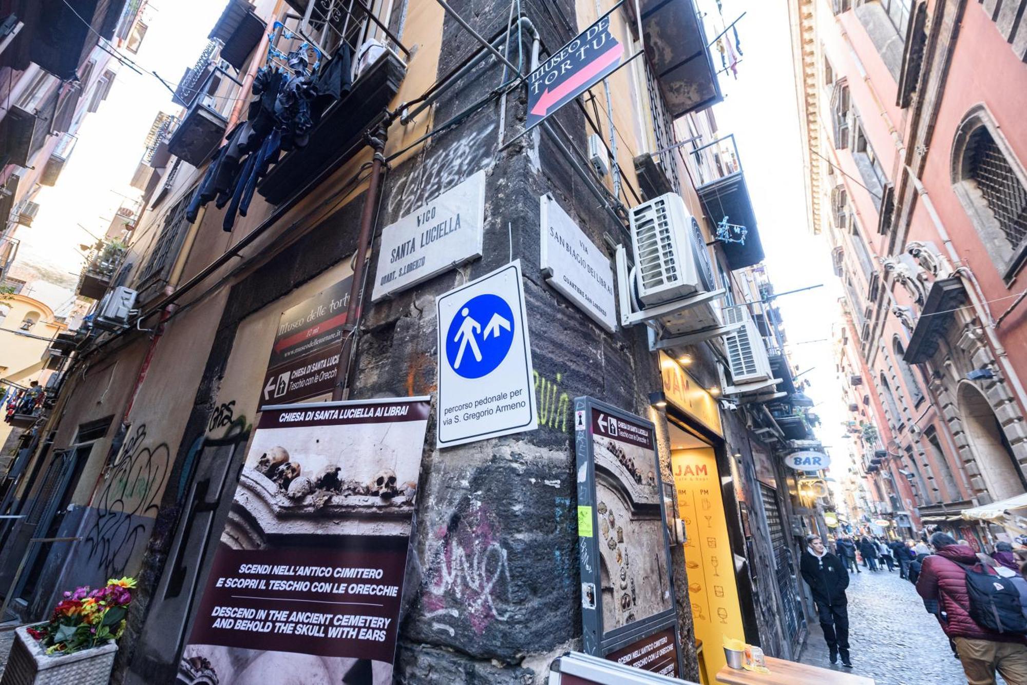 Vico Santa Luciella 20 Villa Наполи Екстериор снимка